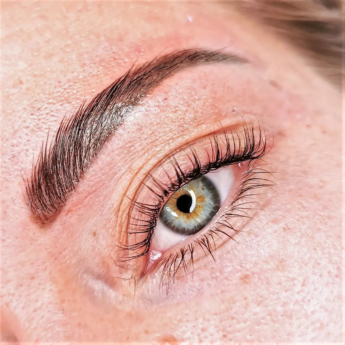 Wimpernverländerung von Jessica Baumann